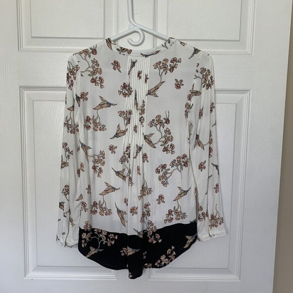 Pale Sky Top Blouse Women XS Hummingbird Floral Tunic Rayon Long Sleeve - Picture 6 of 12